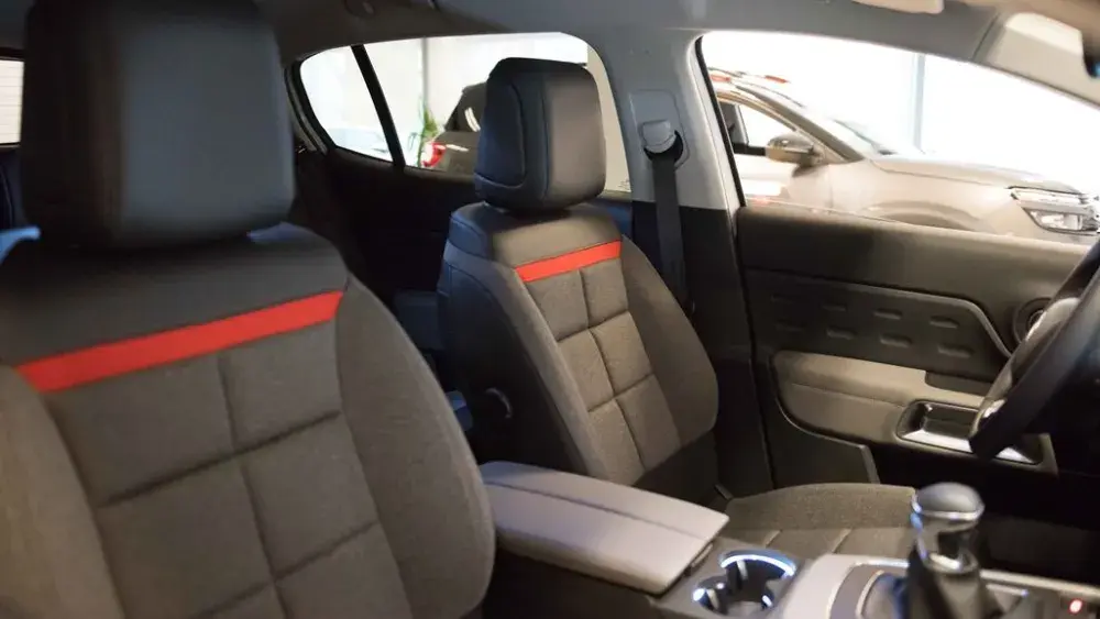 C5 Aircross SUV magazine Floor